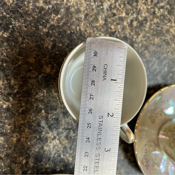 White and Gold tea set. - Picture 7 of 8